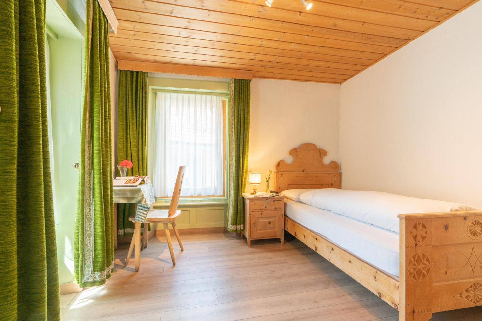 Hotel Alpina Цернец Экстерьер фото